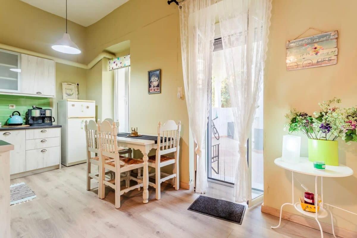 Kalamata Rose Nest - Urban Comfy Escape エクステリア 写真
